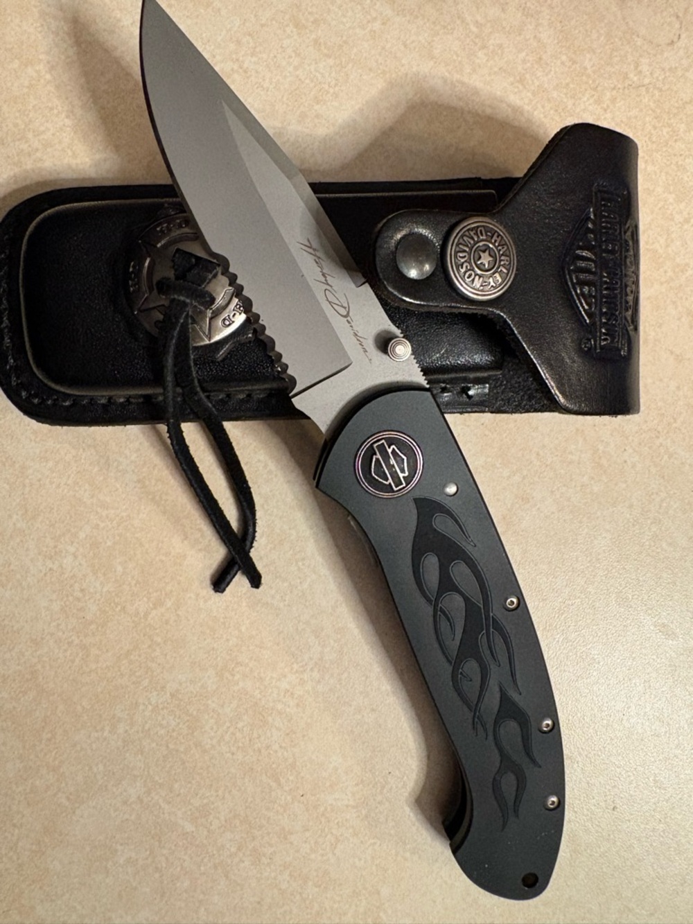 Harley Davidson, flaming legend Cryo edge knife from 2001 with leather sheath